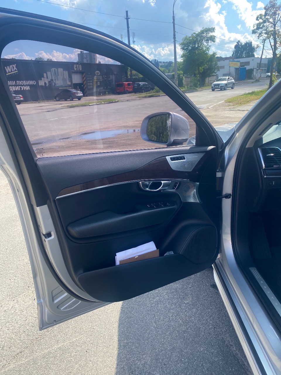 Volvo XC90 - фото 19