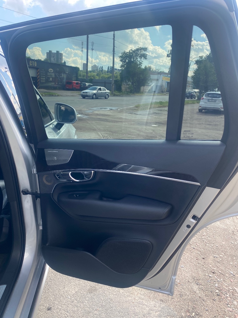 Volvo XC90 - фото 11