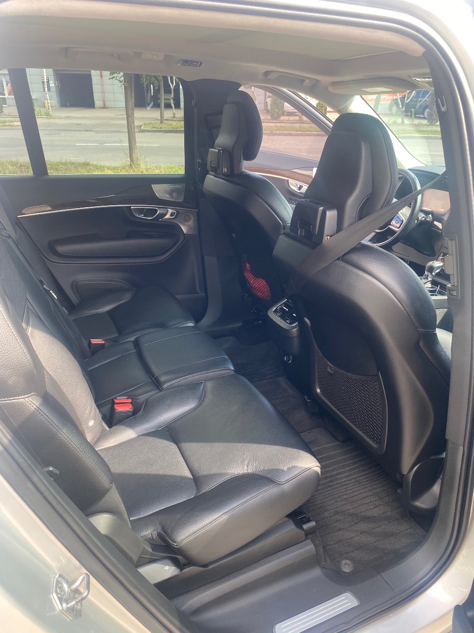 Volvo XC90 - фото 10