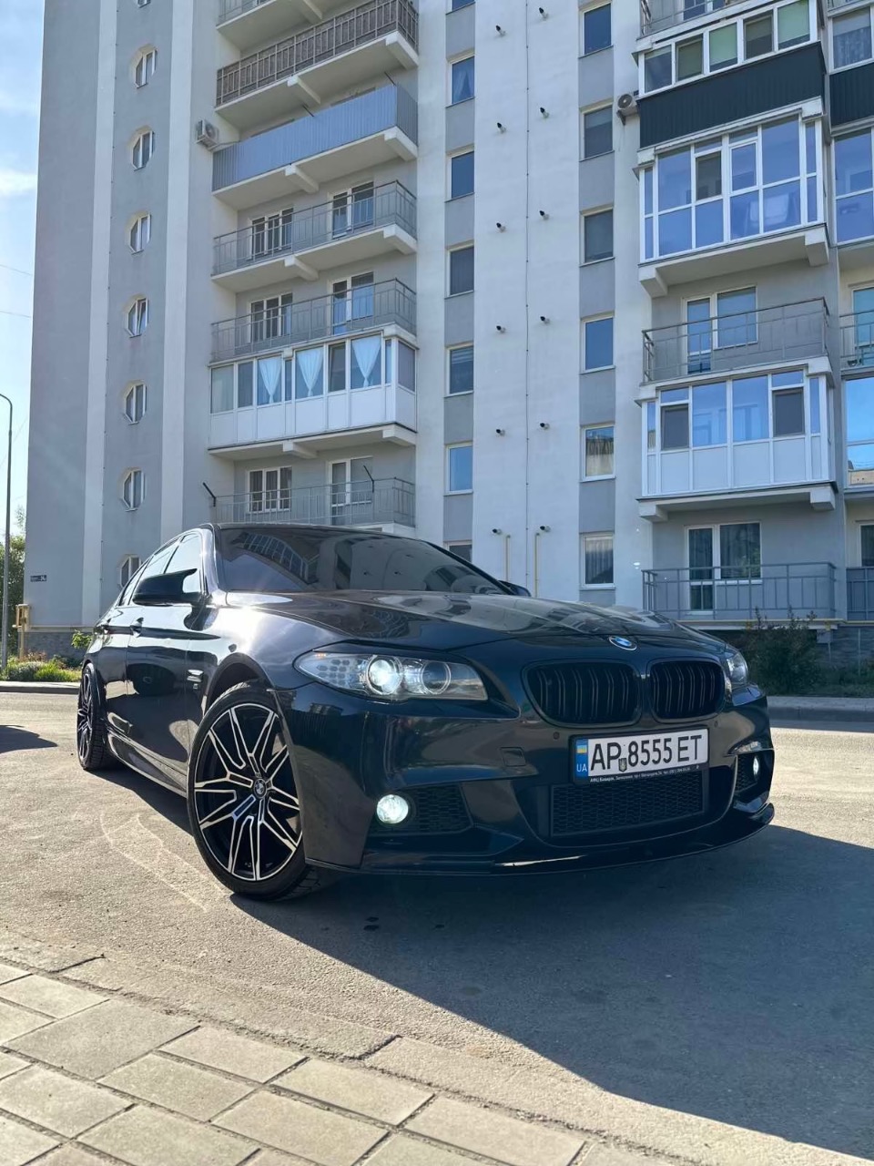 BMW 5 серії - фото 1