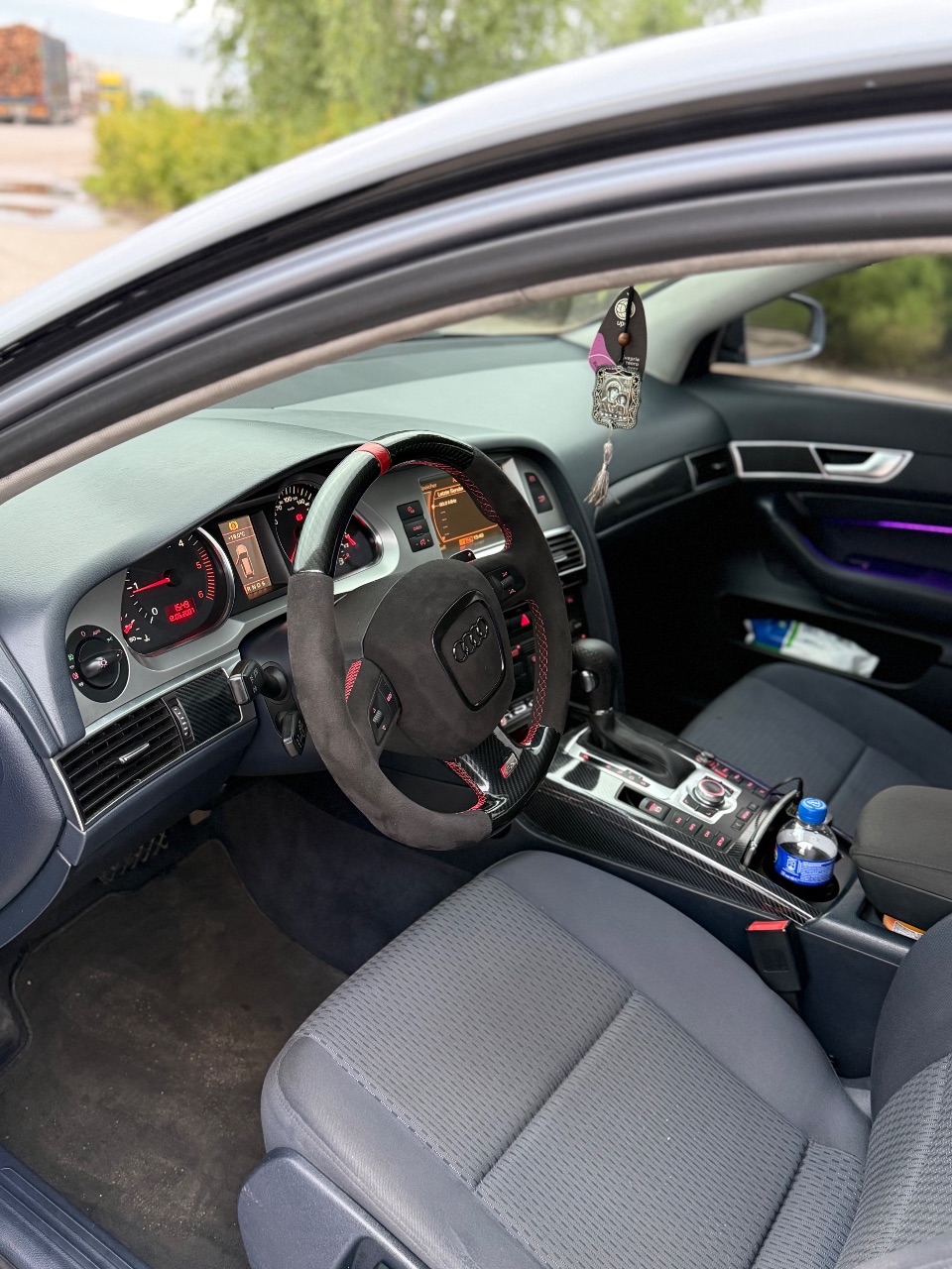 Audi A6 - фото 7