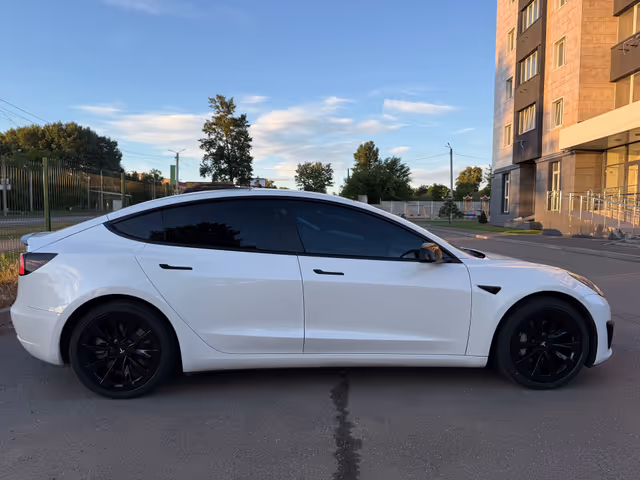 Tesla Model 3 - зображення 5