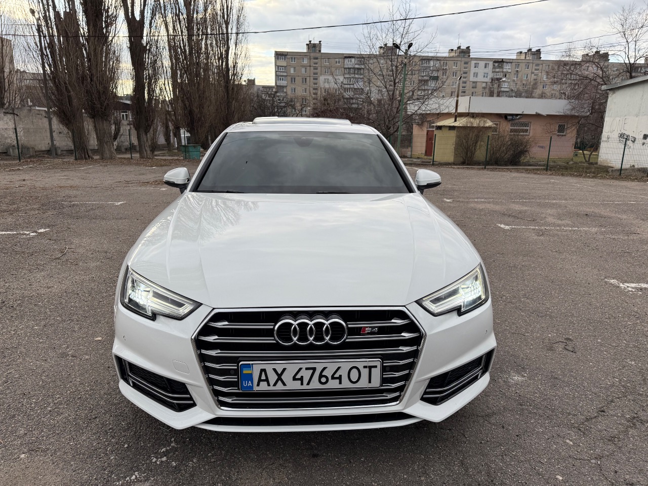 Audi A4 - фото 12