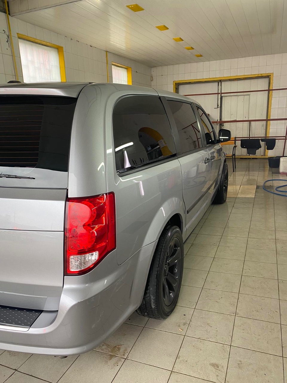 Dodge Caravan - фото 3