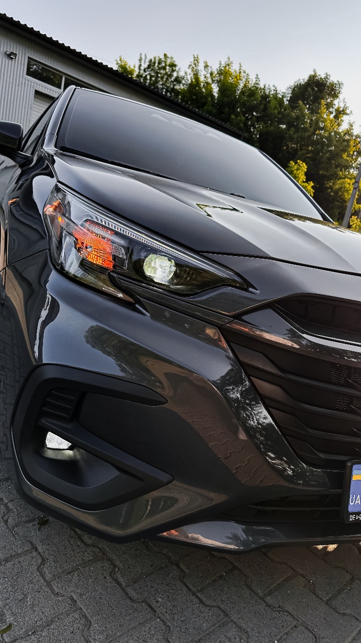 Subaru Legacy - фото 2