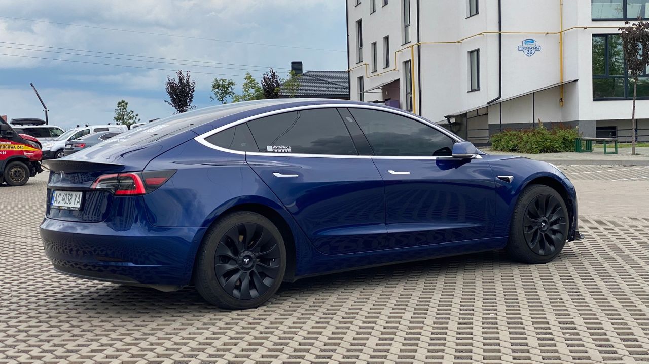 Tesla Model 3 - фото 13
