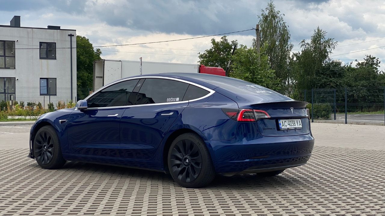 Tesla Model 3 - фото 7