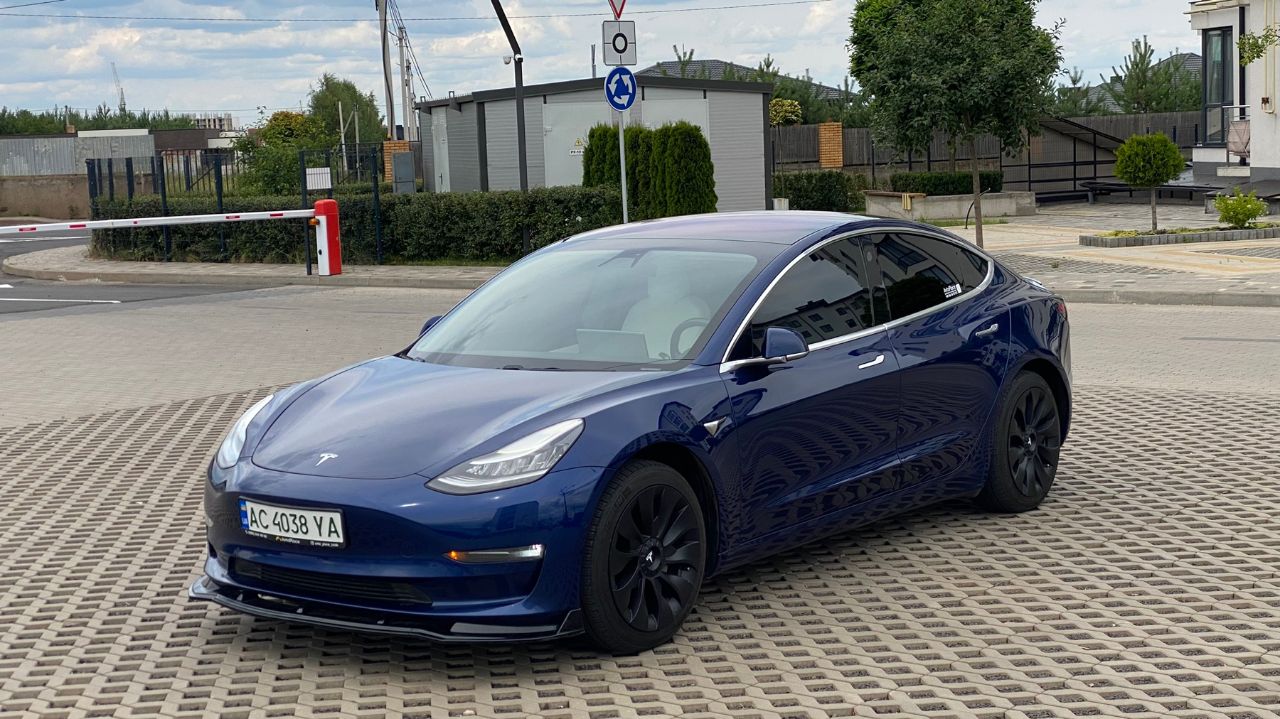 Tesla Model 3 - фото 2