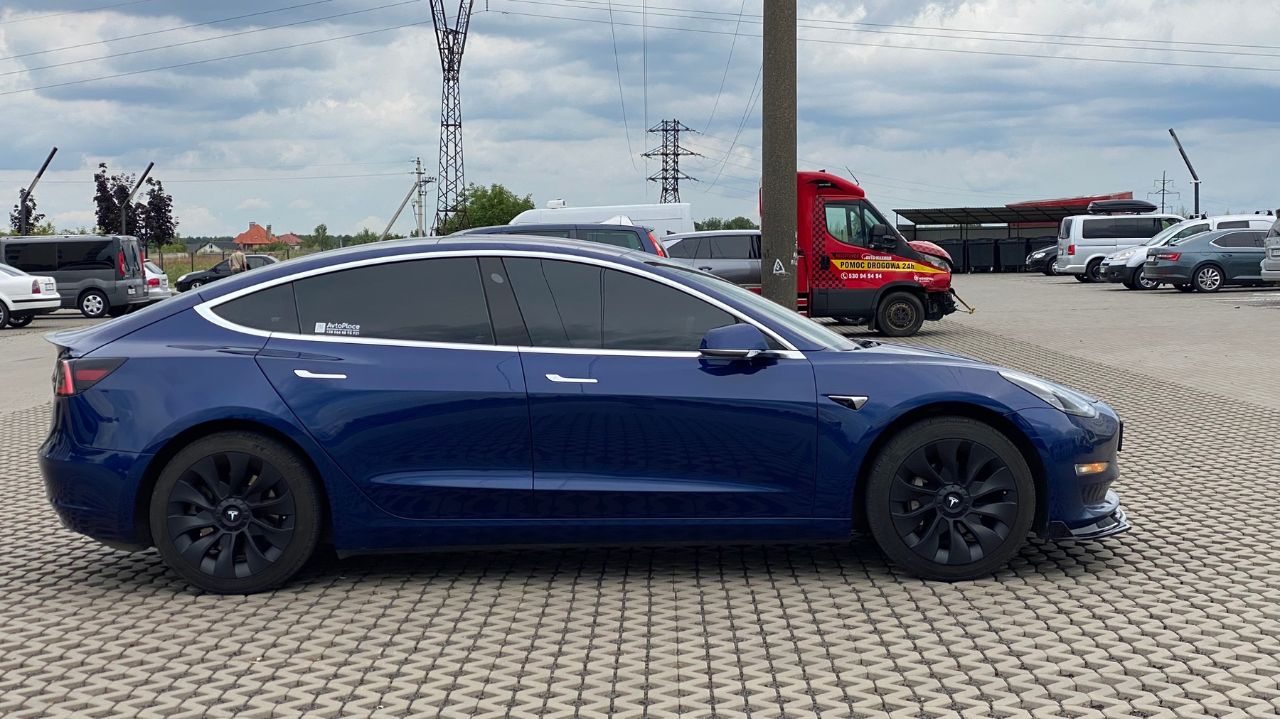 Tesla Model 3 - фото 15