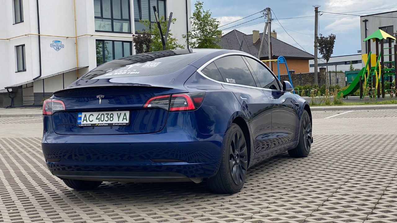 Tesla Model 3 - фото 10