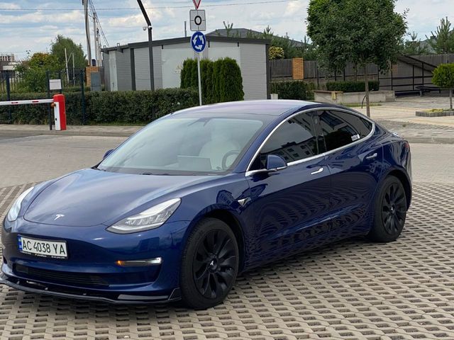 Tesla Model 3 - фото 2