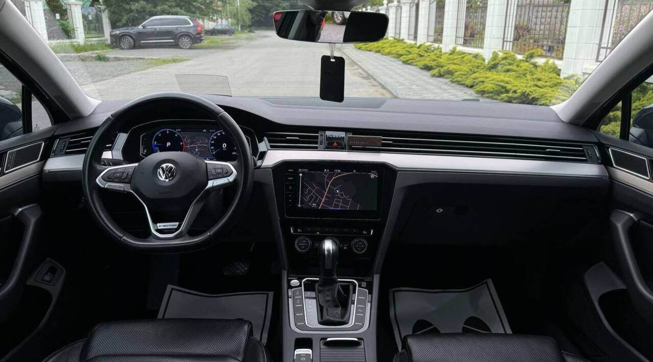 Volkswagen Passat - фото 2