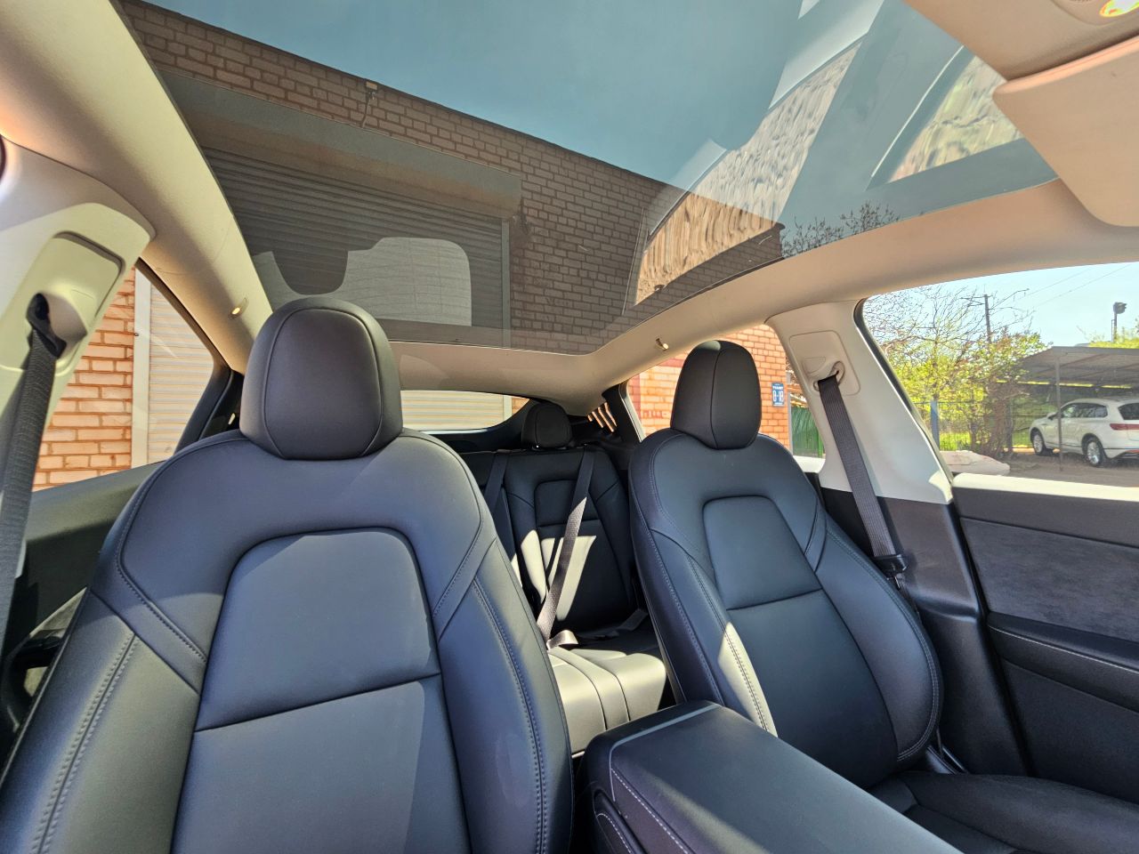 Tesla Model Y - фото 11