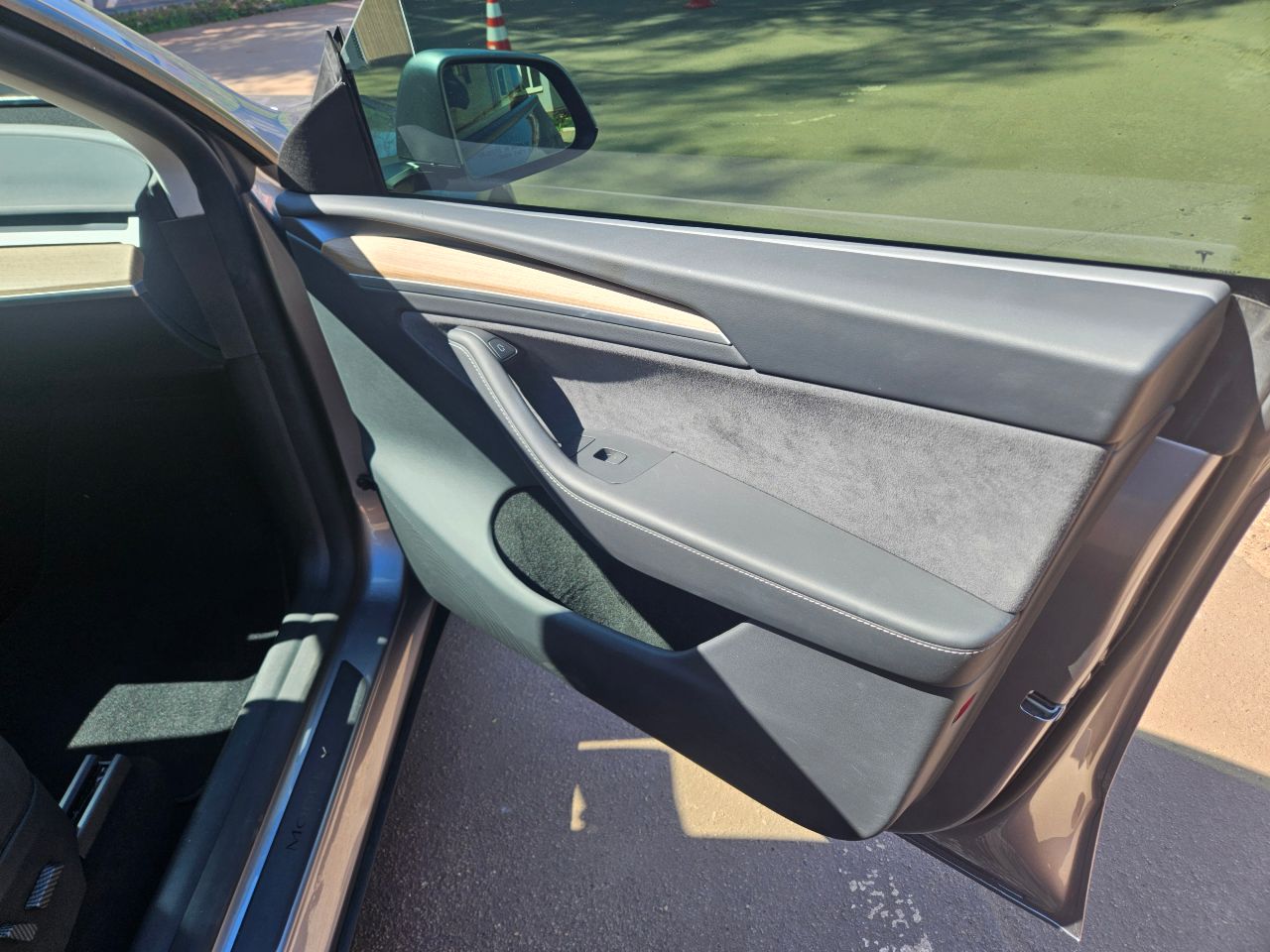 Tesla Model Y - фото 8