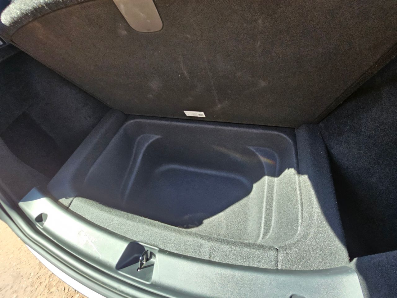 Tesla Model Y - фото 17