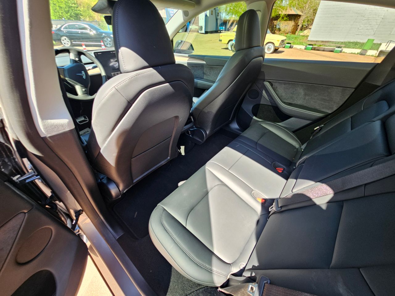 Tesla Model Y - фото 19