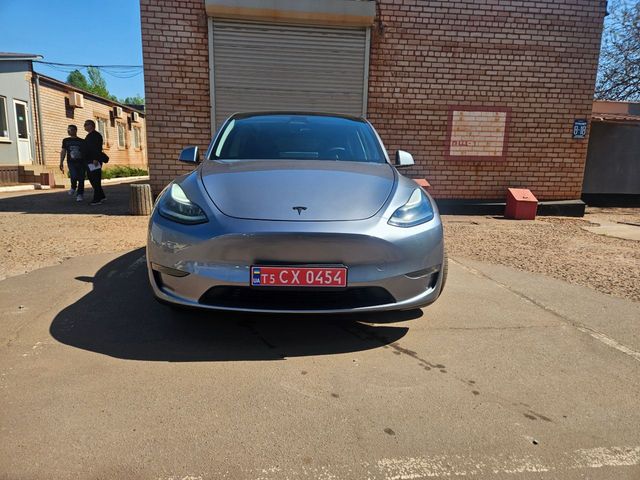 Tesla Model Y - фото 2