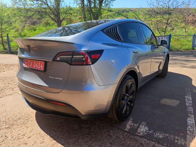 Tesla Model Y - фото 4