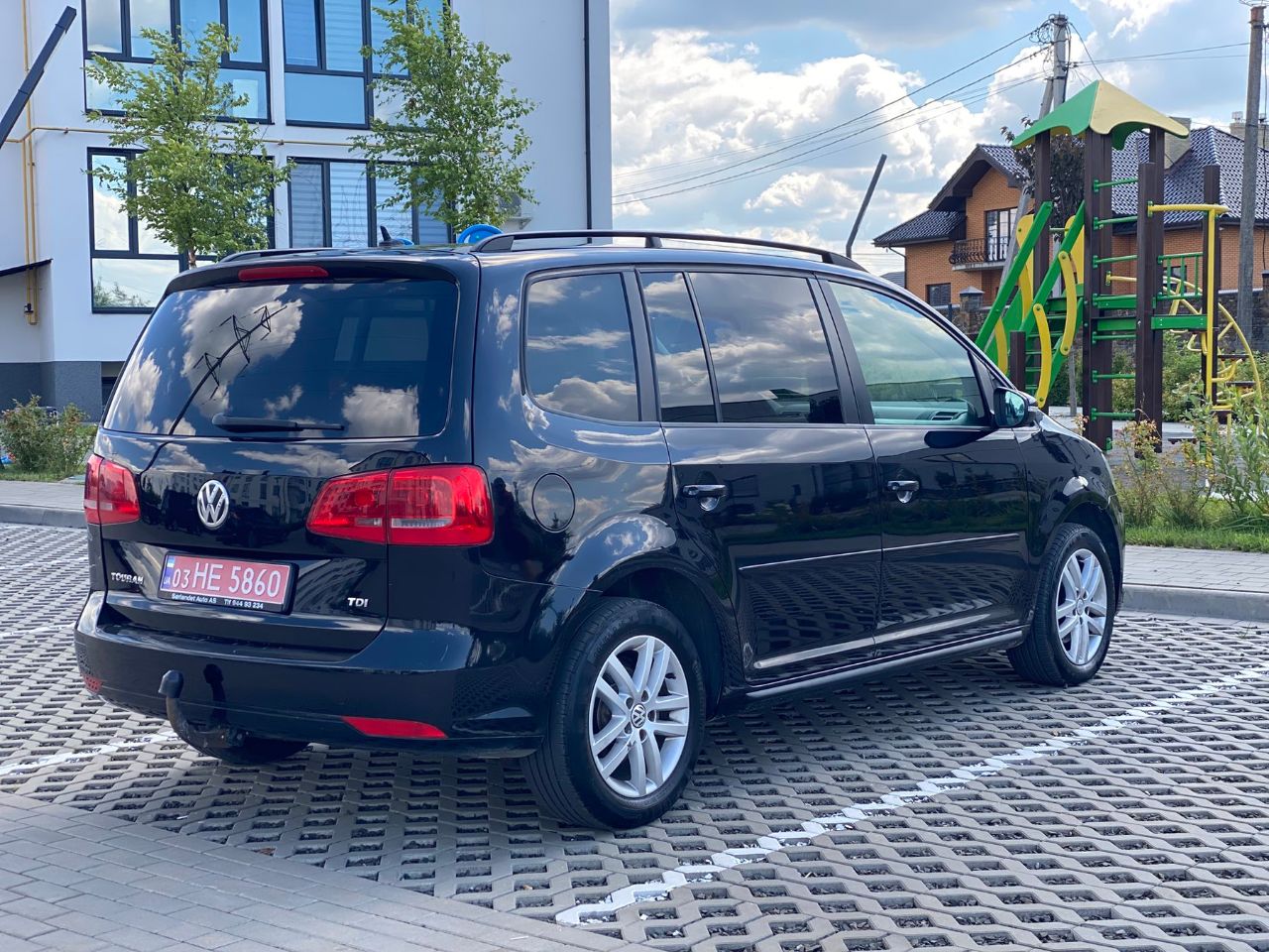 Volkswagen Touran - фото 9
