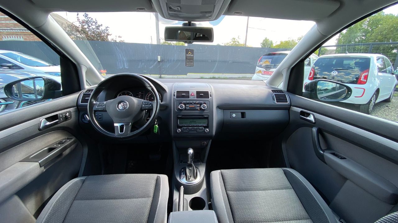 Volkswagen Touran - фото 16