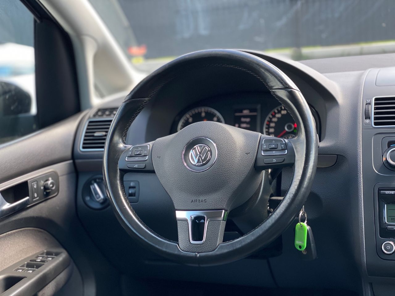 Volkswagen Touran - фото 15