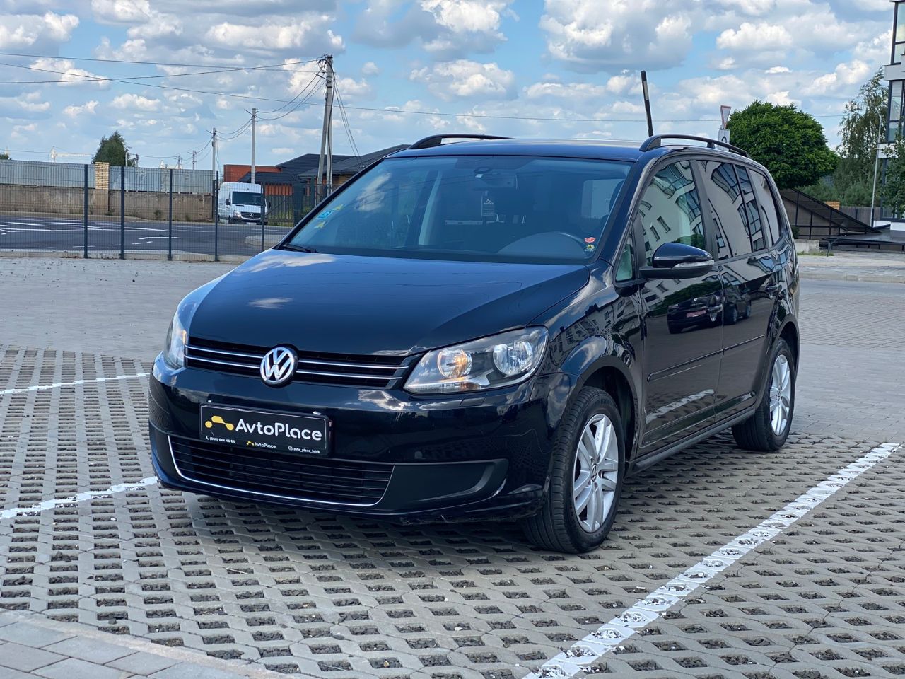 Volkswagen Touran - фото 11