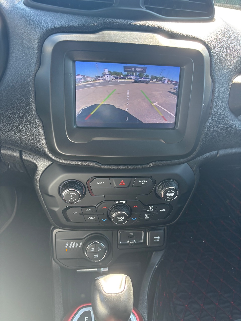 Jeep Renegade - фото 19