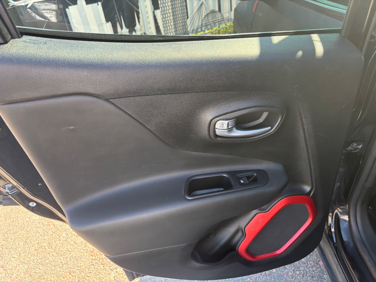 Jeep Renegade - фото 10