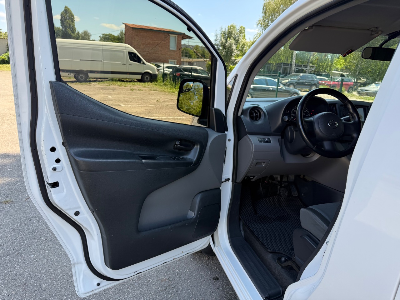 Nissan NV200 - фото 5