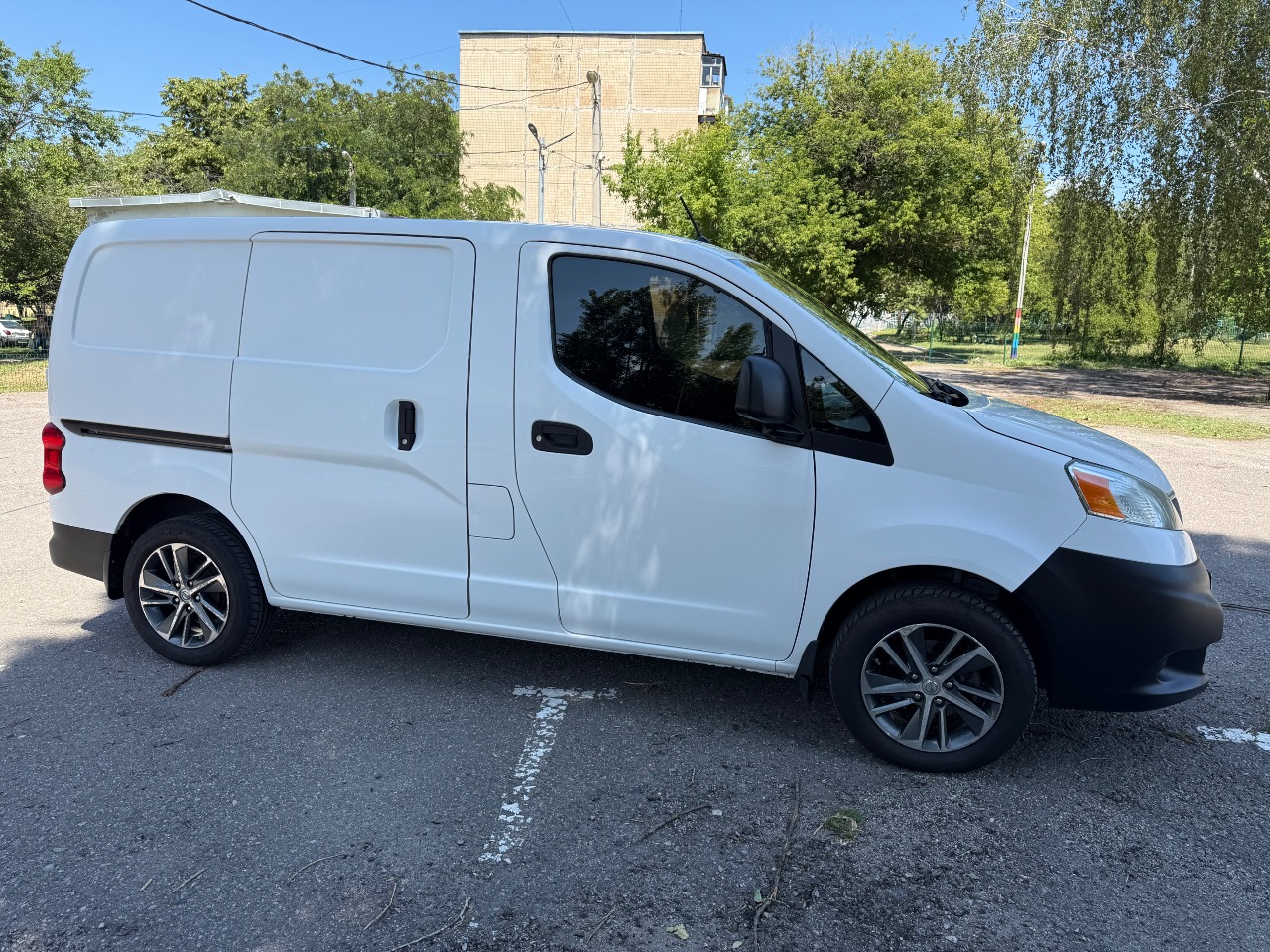 Nissan NV200 - фото 13