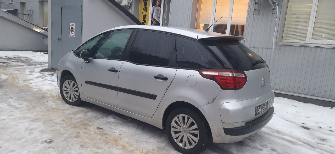 Citroen C4 Picasso - фото 1