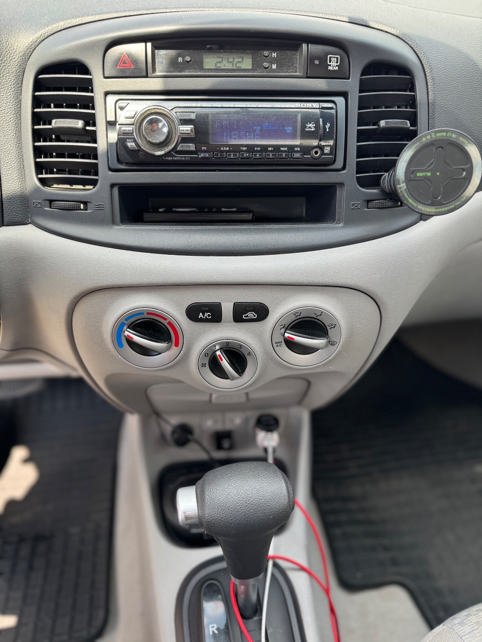 Hyundai Accent - фото 7