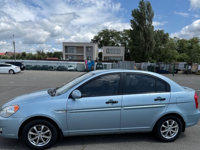 Hyundai Accent - фото 5