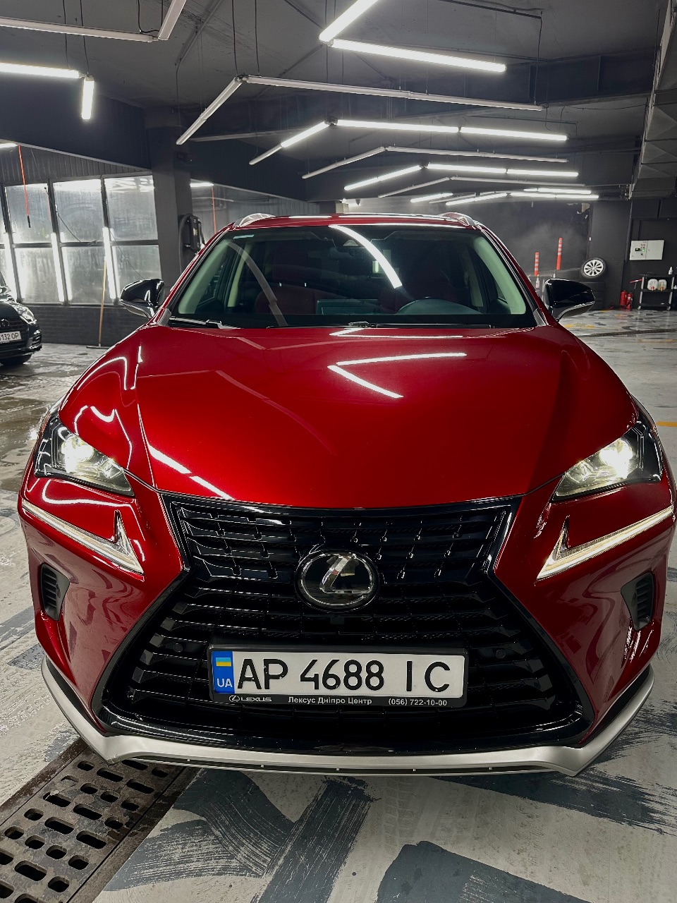 Lexus NX - фото 1