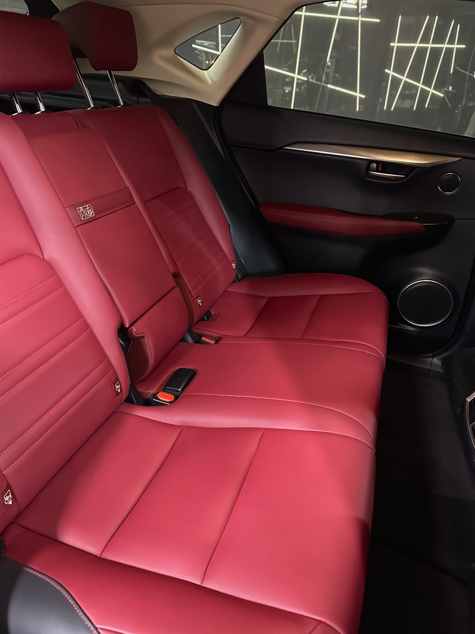 Lexus NX - фото 15