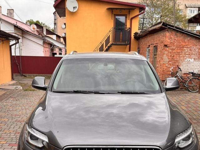 Audi Q7 - фото 2