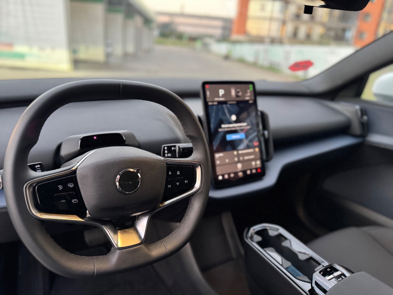 Volvo EX30 - фото 23