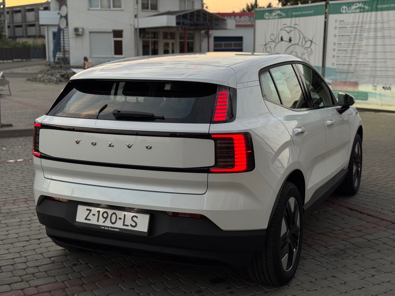 Volvo EX30 - фото 5