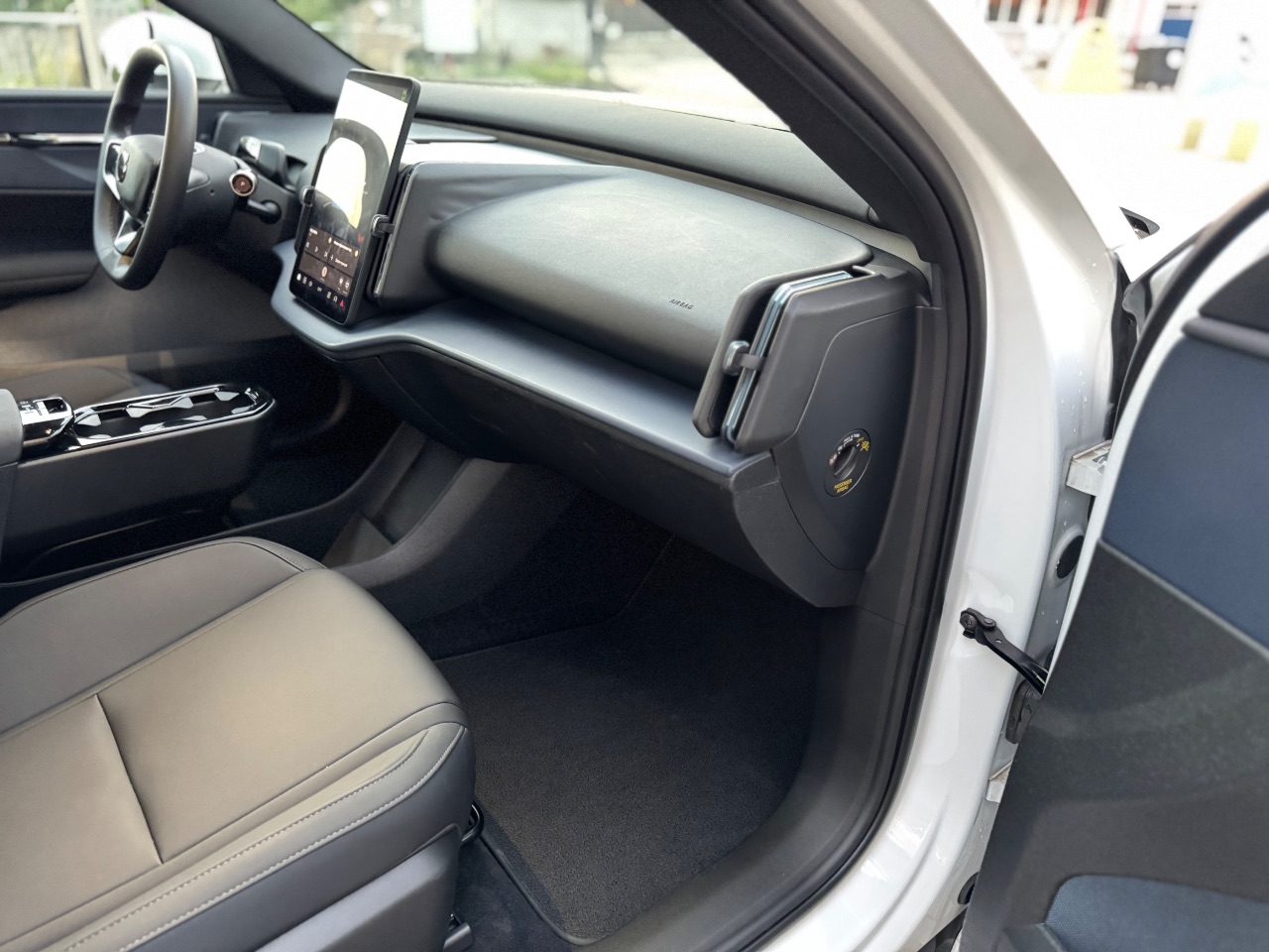 Volvo EX30 - фото 28