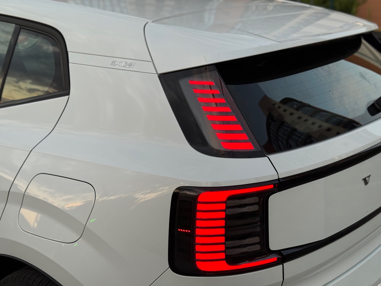 Volvo EX30 - фото 10