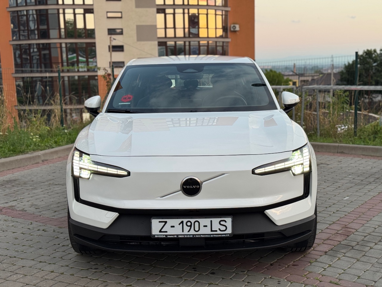 Volvo EX30 - фото 2