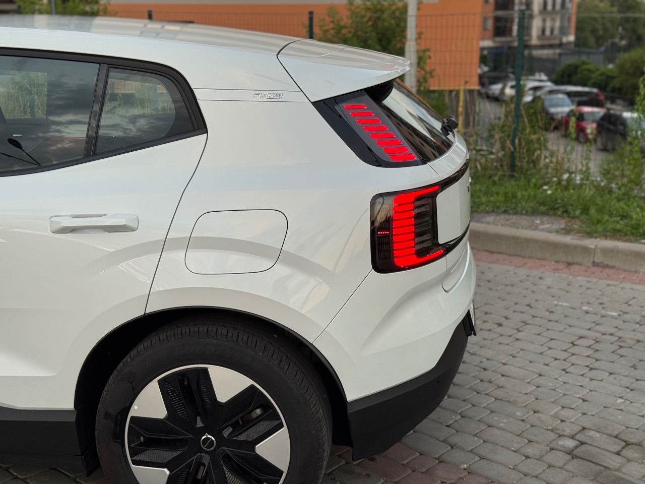 Volvo EX30 - фото 9