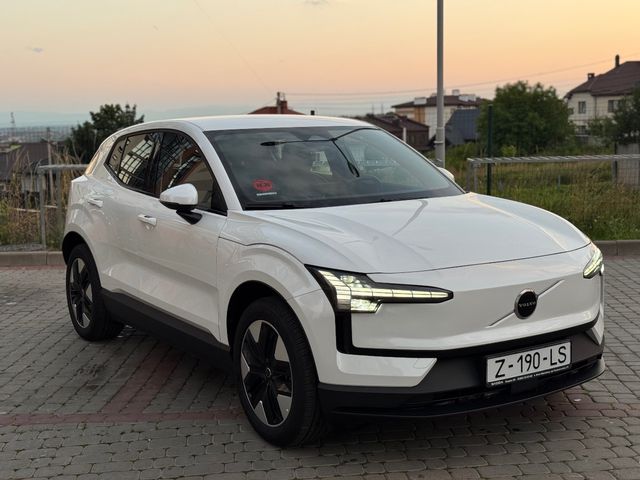 Volvo EX30 - фото 3