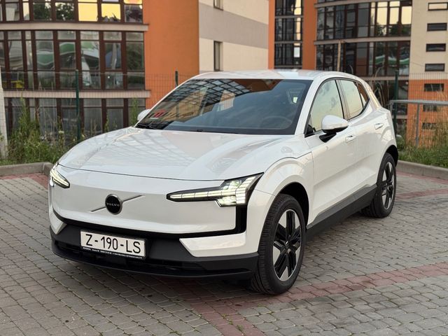 Volvo EX30 - фото 1