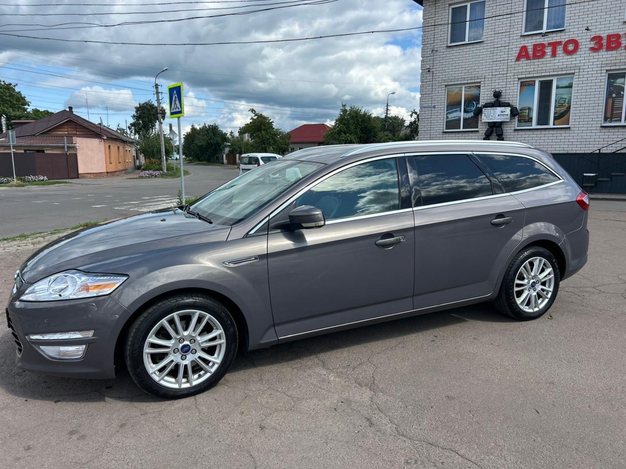 Ford Mondeo - фото 1