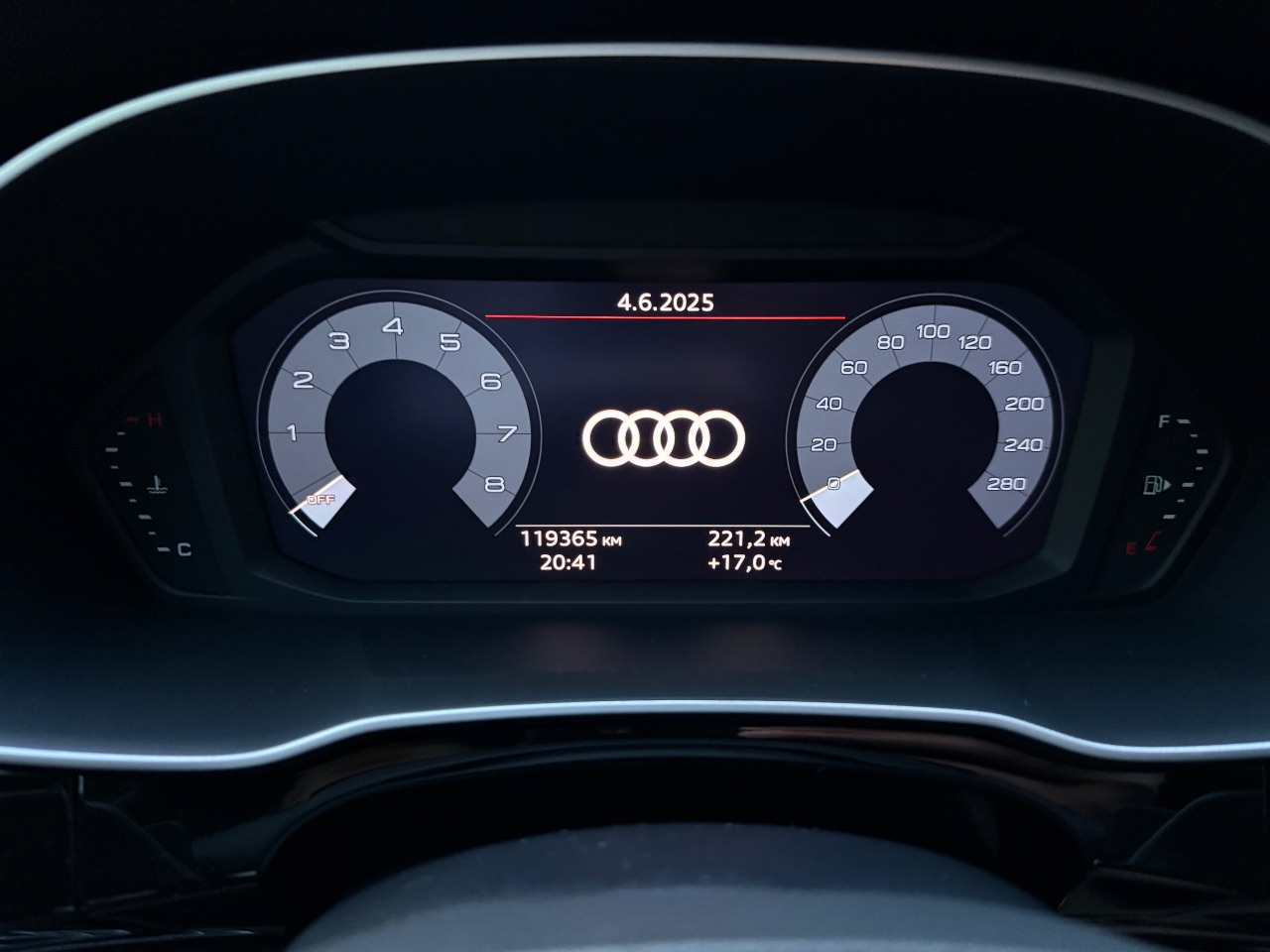 Audi Q3 - фото 21