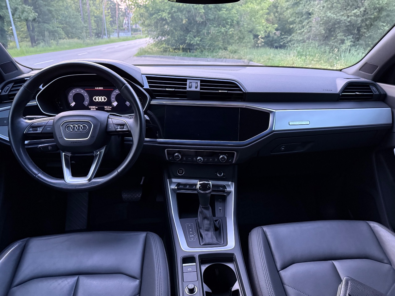 Audi Q3 - фото 20