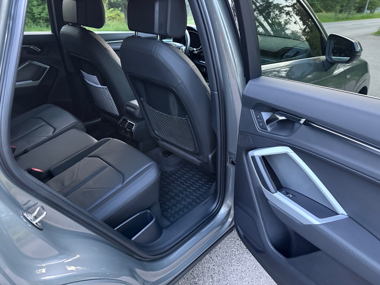 Audi Q3 - фото 17