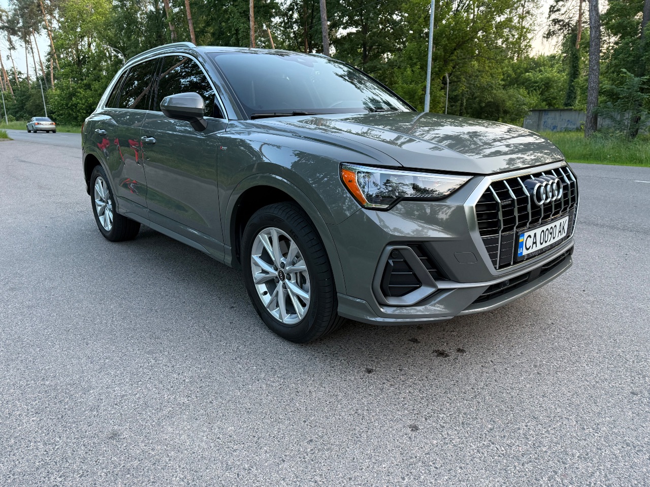 Audi Q3 - фото 15