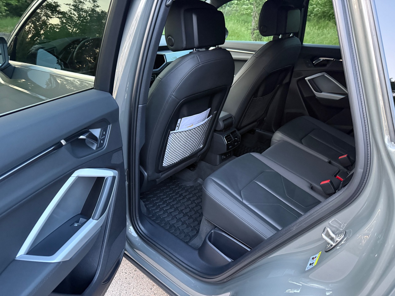 Audi Q3 - фото 18